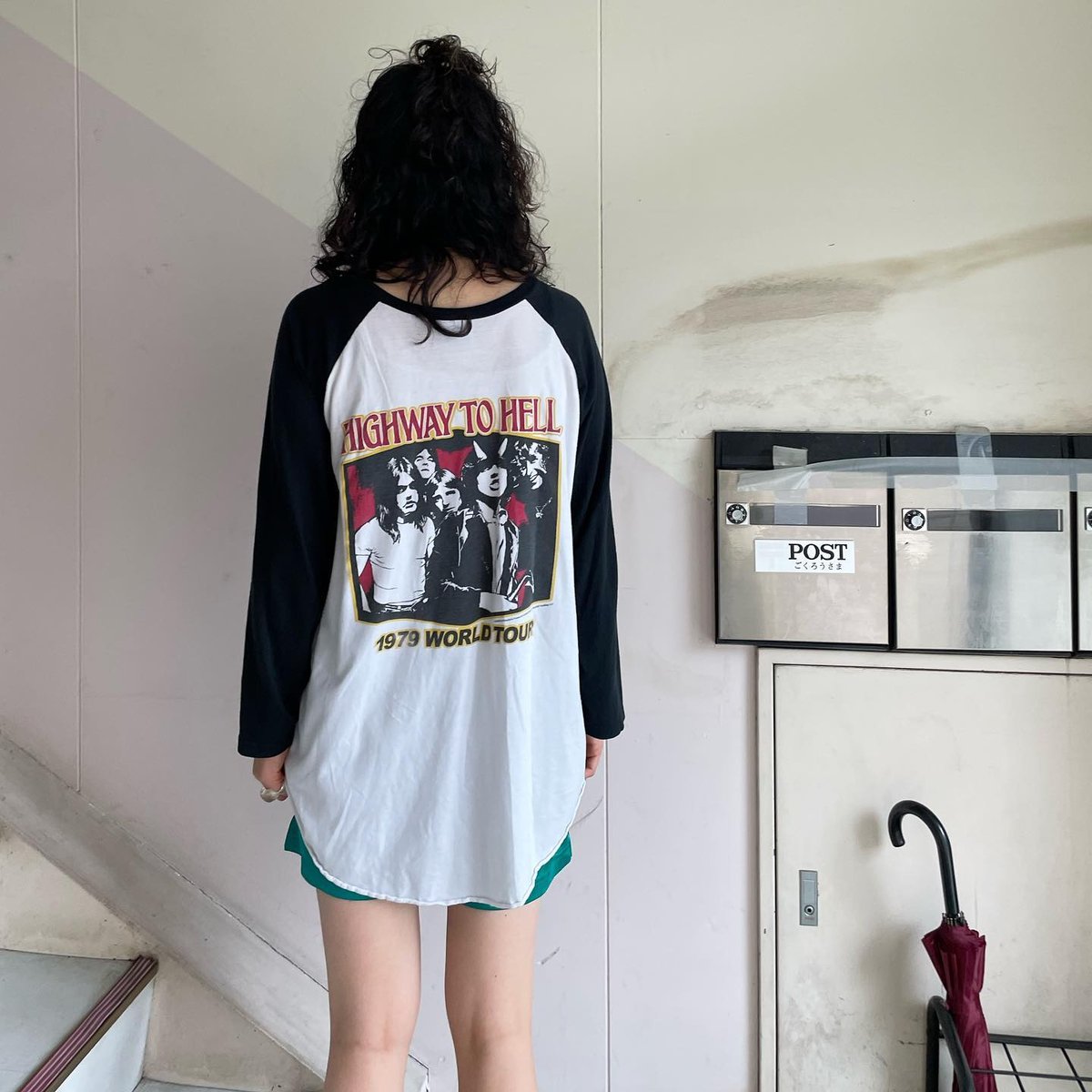【希少】ACDCヴィンテージ風プリントラグランTシャツ バイカラー 着回し抜群 希少】ACDCヴィンテージ風プリントラグランTシャツ バイカラー