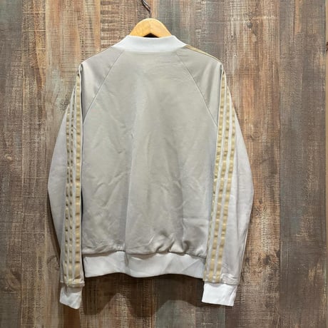 adidasトラックジャケット