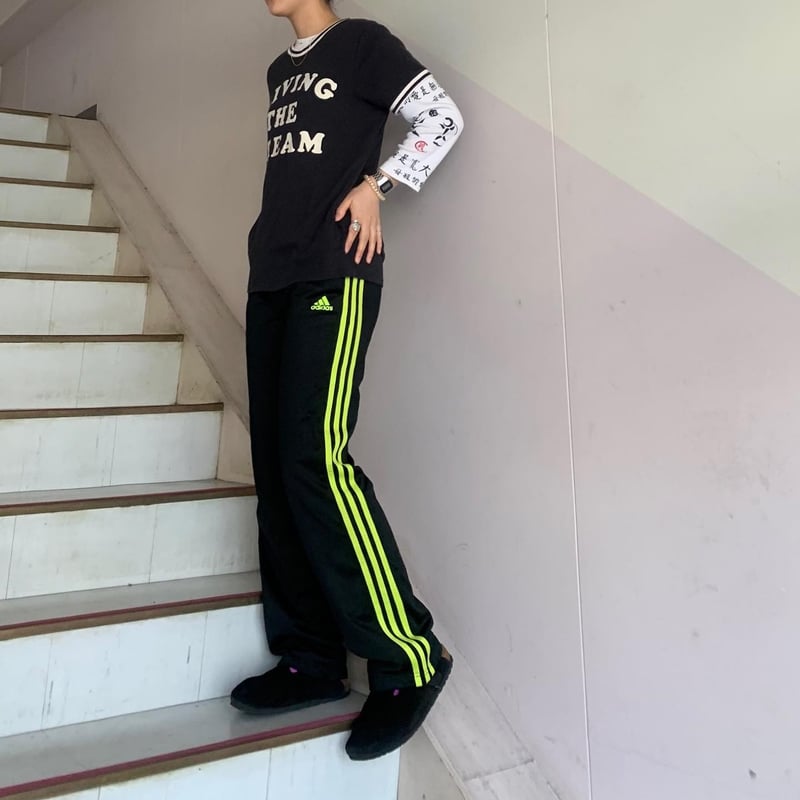 adidas ブラック/ネオンイエロー　ジャージ上下セット アディダス adidas ジャージ セットアップ 上下 ジャケット
