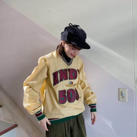 Ｖネックナイロンプルオーバー