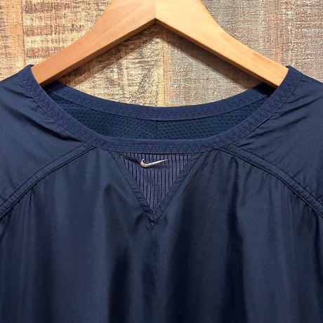 NIKE ナイロンプルオーバー