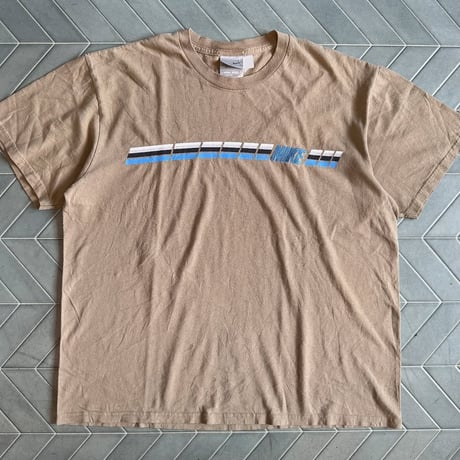 NIKE デザインロゴTシャツ