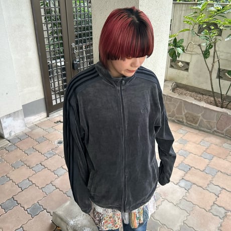 adidas ベロアトラックジャケット
