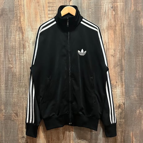 adidas トラックジャケット