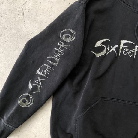 Six Feet Under袖プリント入りフーディ