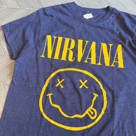 NIRVANA にこちゃんTシャツ