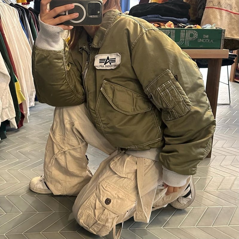 ALPHA INDUSTRIES MA-1 ミリタリージャケット ブリーチ加工