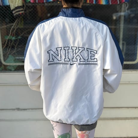 NIKE ナイロンジャケット