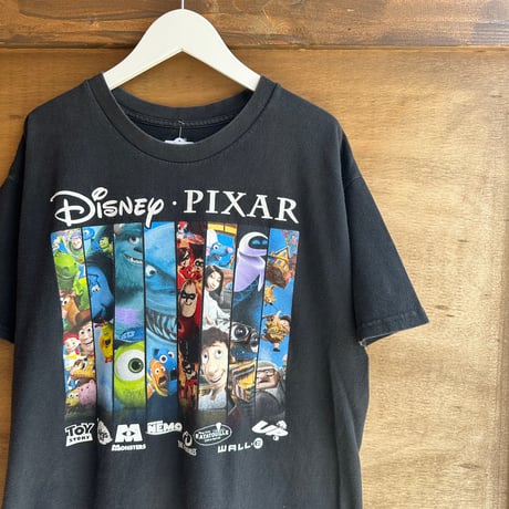 Disney pixar Tシャツ