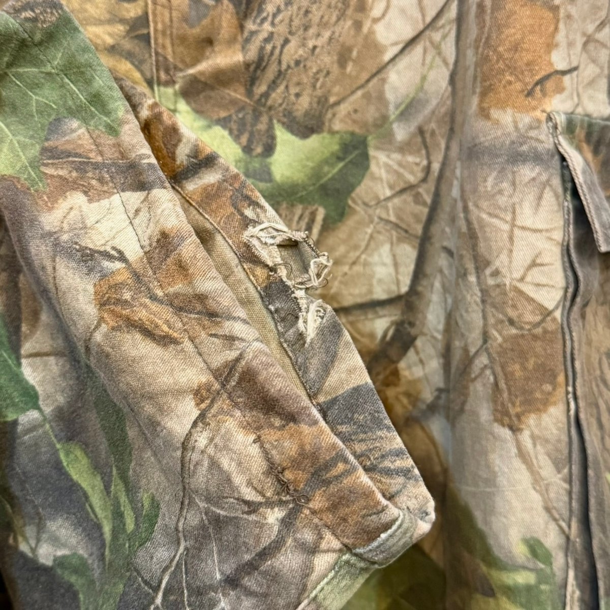 リメイク リアルツリー　デニム パンツ リアルツリーの柄はパンツ1本1本違うので世界に1本だけのデニムです
