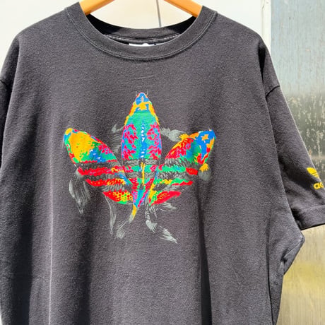 adidas 鯉Tシャツ