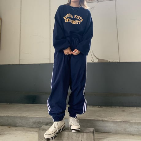 adidasナイロンパンツ