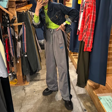 PUMAトラックパンツ🐆