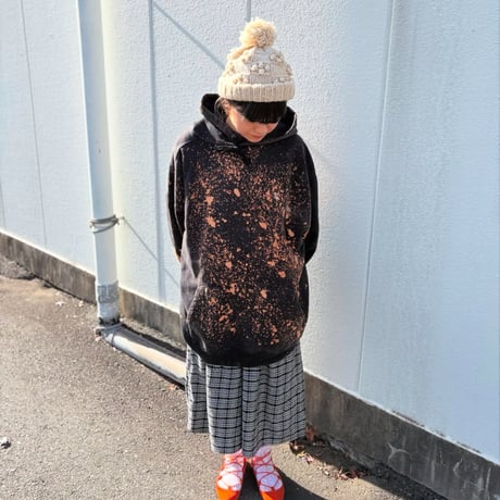 Champion ブリーチ加工ワンポイント刺繍フーディー