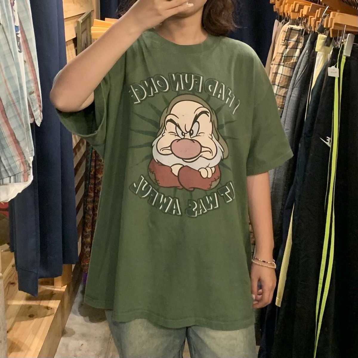 Hanes Disney 七人の小人 グランピー Tシャツ | CUSTOM FEVER