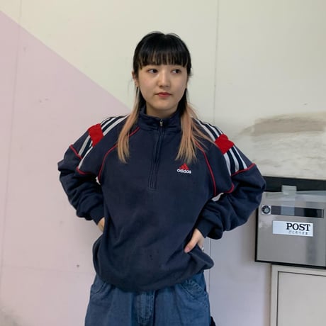 adidasラグランハーフジッププルオーバー