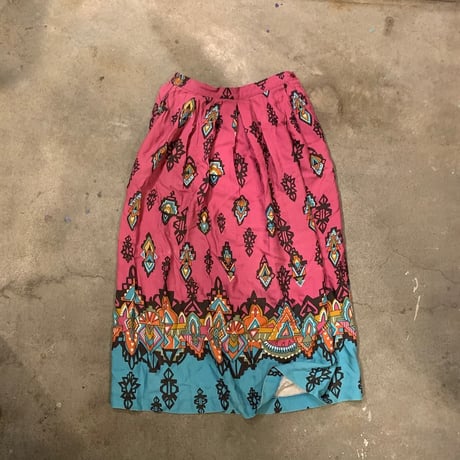 ネイティヴ柄ロングスカート