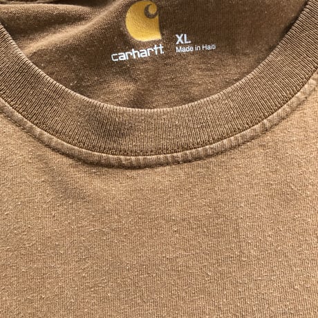 Carhartt でかロゴTシャツ