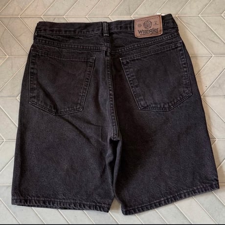 Wrangler ブラックデニムショーツ（W32）