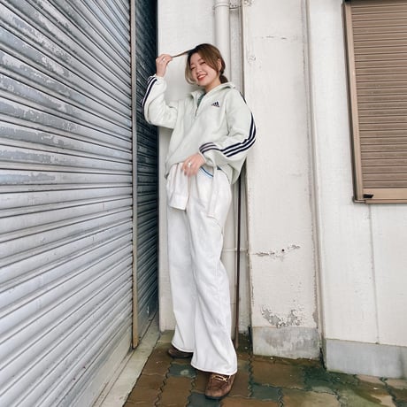 adidasハーフジップスウェット
