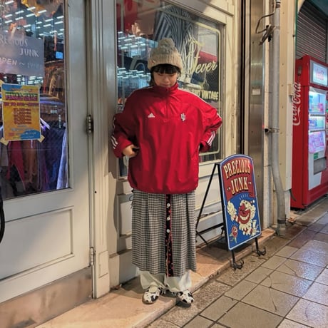 adidas ハーフジップナイロンプルオーバー
