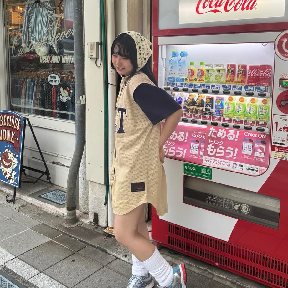 6838102e40aa62ecaa8fd58e