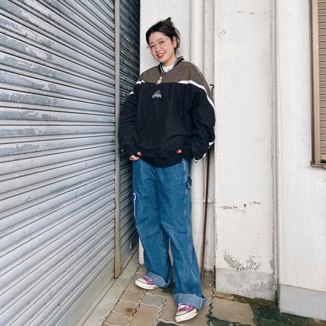 adidasＶネックプルオーバー
