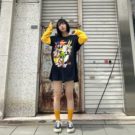 LOONEY TUNES キャラクター集合Tシャツ