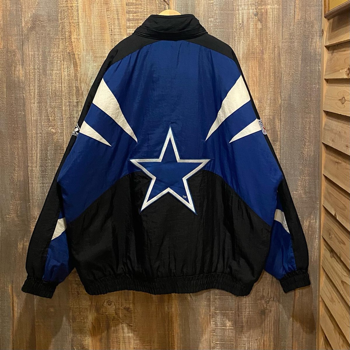 セール商品 90s NFL ダラス カウボーイズ ナイロンジャケット 中綿 P41