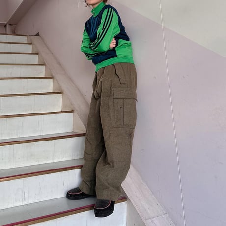 adidasトラックジャケット