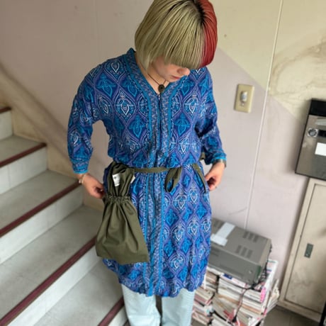 ハーフジップVネックワンピース