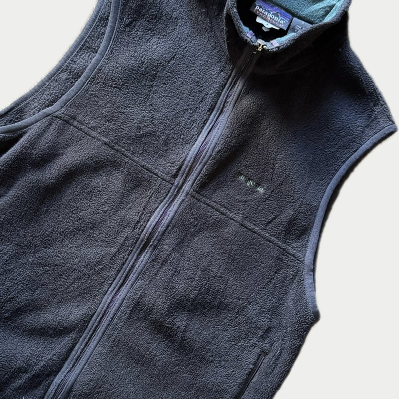 90's USA製patagoniaウィンター ベスト シンチラベスト 90s USA製 patagoniaパタゴニア ロゴ刺繍 シンチラ フリースベスト 紺