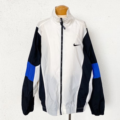 NIKEフルジップナイロンジャケット
