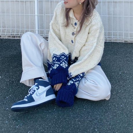 襟付きざっくりニット