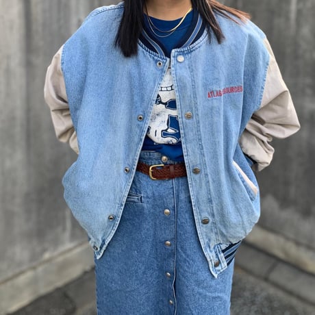 刺繍デザイン切替デニムブルゾン