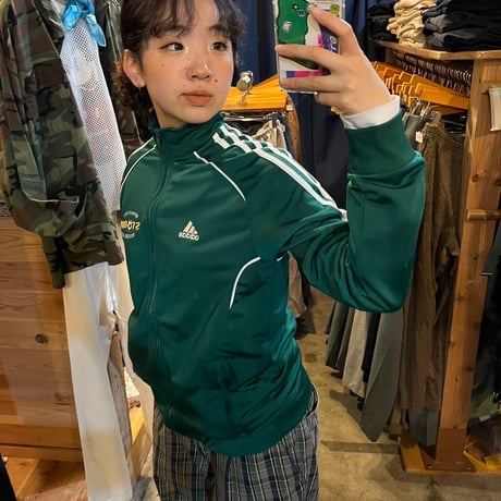 adidas トラックジャケット
