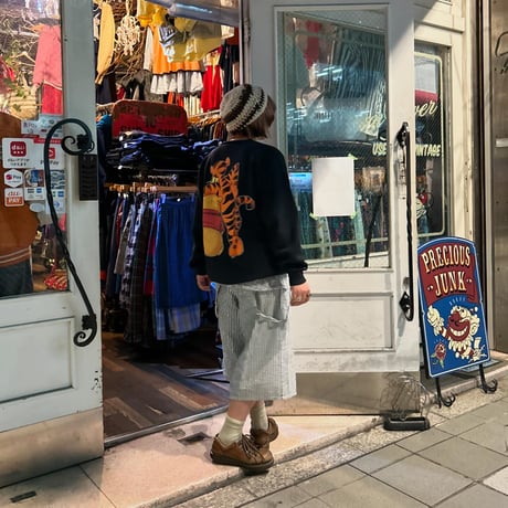 プーさん×ティガー Vネックスウェット