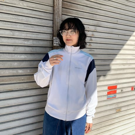 adidasトラックジャケット