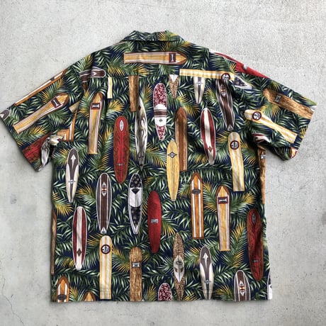 ハワイ製サーフボード 総柄シャツ