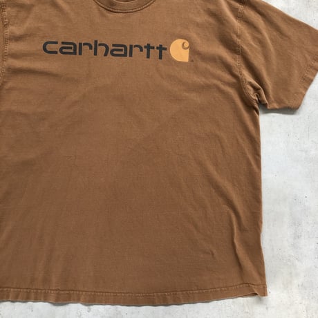 Carhartt でかロゴTシャツ