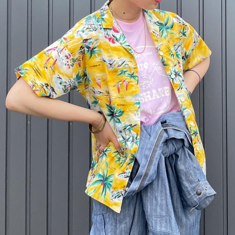 ビーチ柄ハワイアンシャツ
