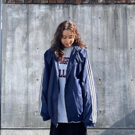 adidas ナイロンジャケット