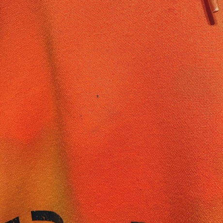 Carhartt ブリーチ加工フーディー