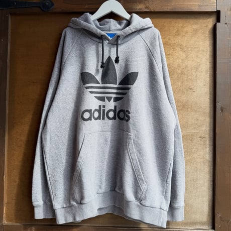 adidas トレフォイルパーカー