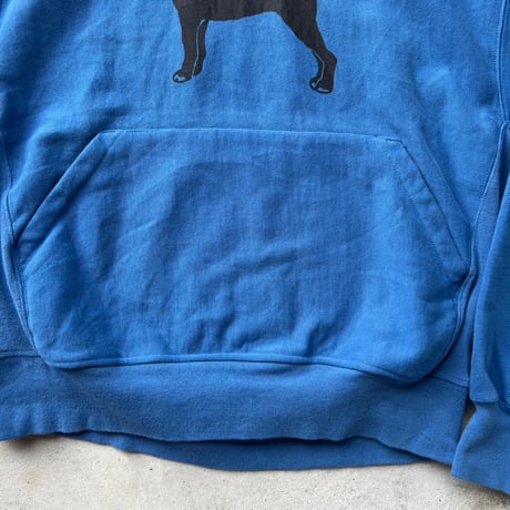 The Black Dog プリントフーディー