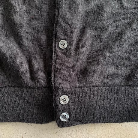 ワンポイント刺繍カーディガン