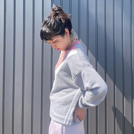 adidas ボトルネックデザインスウェット
