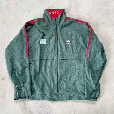 adidasフルジップジャケット