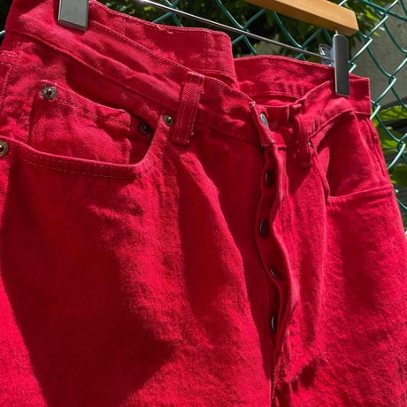 Levi's 501のレッドカラーデニム