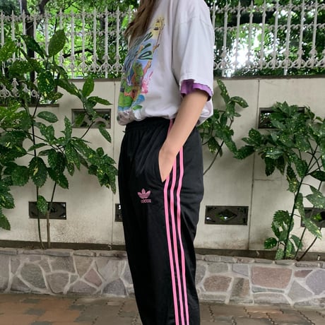 adidasオリジナルトラックパンツ